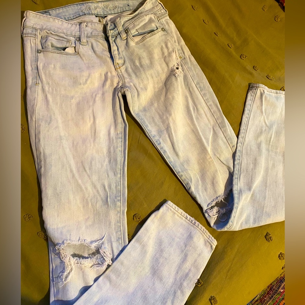 American Eagle light wash jeans